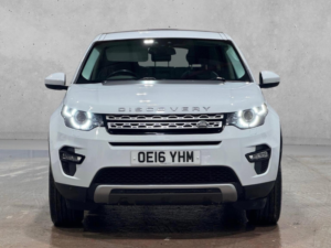 2016 Land Rover Discovery Sport 2.0 Td4 Hse Auto 4WD Euro 6 (s/s) 5dr in White — image 2