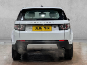2016 Land Rover Discovery Sport 2.0 Td4 Hse Auto 4WD Euro 6 (s/s) 5dr in White — image 6