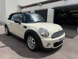 2011 MINI Convertible 1.6 One Convertible in White — image 2