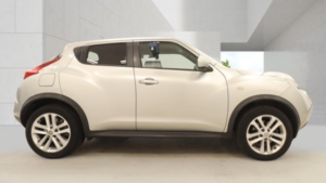 2010 Nissan Juke 1.6 Dig-T Tekna in Silver — image 5