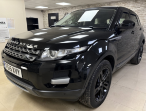 2015 Land Rover Range Rover Evoque 2.2 Ed4 Pure Tech SUV 5dr Diesel Manual Fwd Euro 5 (s/s) (150 Ps) in Multicolour — image 2