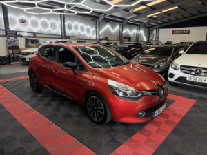 2013 Renault Clio 0.9 Tce Dynamique Medianav in Red — image 2