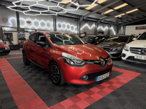 2013 Renault Clio 0.9 Tce Dynamique Medianav in Red — image 5