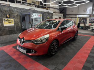 2013 Renault Clio 0.9 Tce Dynamique Medianav in Red — image 6