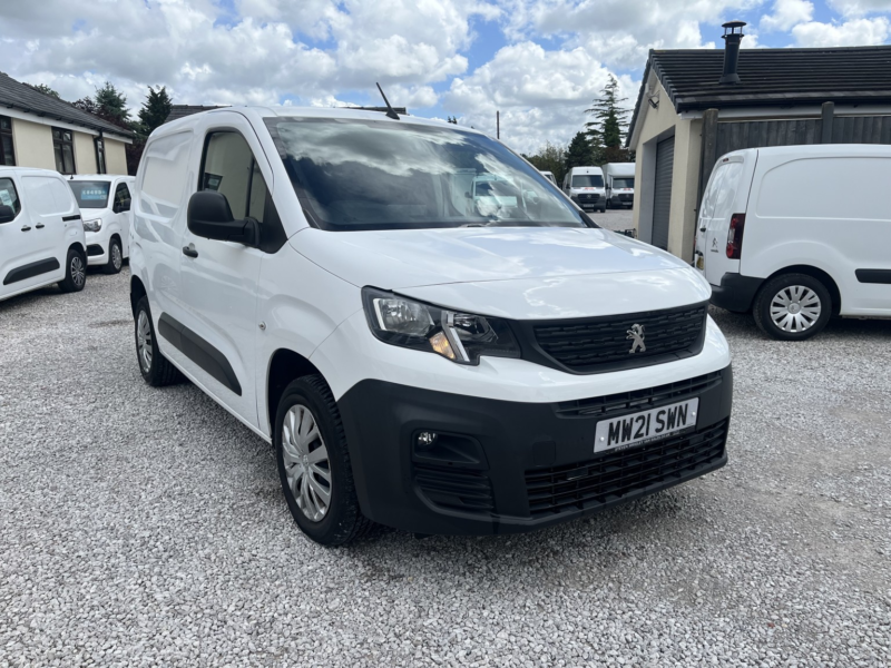 2021 Peugeot Partner 1.5 Bluehdi 1000 Professional in White — image 1