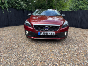 2015 Volvo V40 Cross Country 1.6 D2 Lux Nav Powershift Euro 5 (s/s) 5dr in Red — image 4