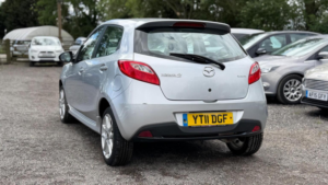 2011 Mazda Mazda2 1.3 Tamura Euro 5 5dr in Silver — image 5