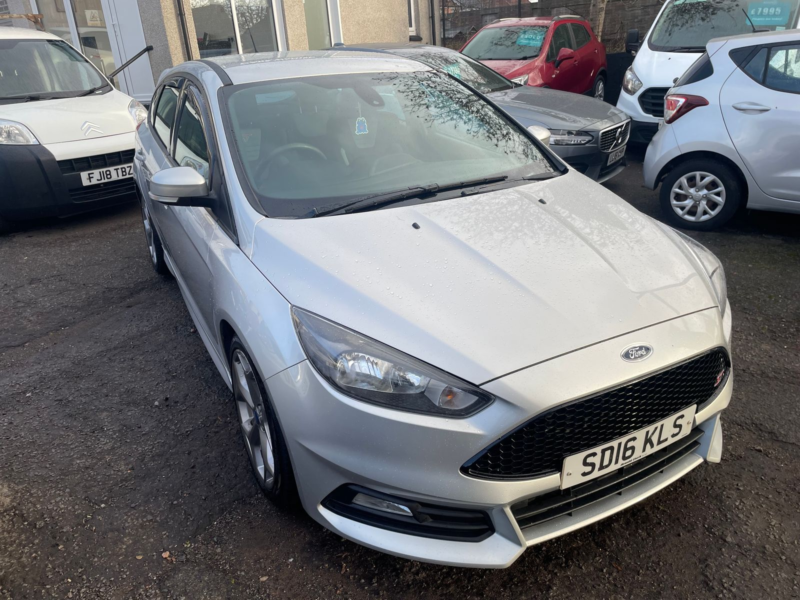 2016 Ford Focus 2.0l St-1 Tdci Hatchback 5dr Diesel Manual Euro 6 (182 Bhp) in Silver — image 1