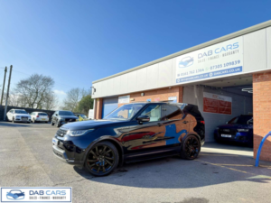 2017 Land Rover Discovery 3.0 Td V6 First Edition Auto 4WD Euro 6 (s/s) 5dr in Black — image 3