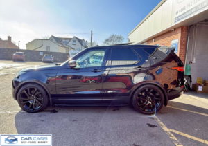 2017 Land Rover Discovery 3.0 Td V6 First Edition Auto 4WD Euro 6 (s/s) 5dr in Black — image 5