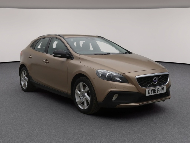 2016 Volvo V40 Cross Country 2.0 Lux D2 in Bronze — image 1