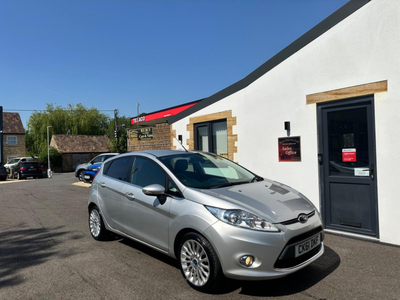 2011 Ford Fiesta 1.4 Titanium 5dr in Silver — image 1