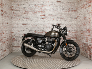 2022 Triumph Speed Twin 900 in Gold — image 3