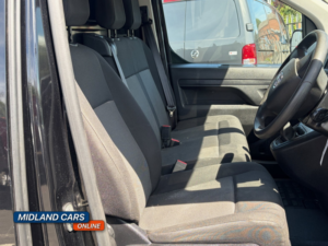 2023 Vauxhall Vivaro 1.5 Vivaro Prime 1.5d 100 M6 S/s L1h1 2900 Panel Van in Black — image 2