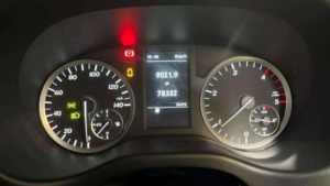 2018 Mercedes-Benz Vito 1.6 111 Cdi Fwd L2 Euro 6 6dr in Silver — image 6