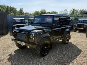 1997 Land Rover Defender 90 2.5 300tdi*rare Automatic Box*mega Spec*bespoke Refurb in Black — image 3