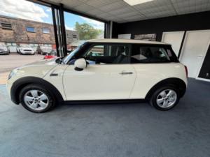 2015 MINI Hatch 1.2 One Auto Euro 6 (s/s) 3dr in White — image 6