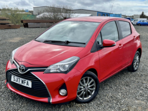 2017 Toyota Yaris 1.3 Dual Vvt-I Icon in Red — image 3