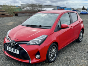 2017 Toyota Yaris 1.3 Dual Vvt-I Icon in Red — image 4