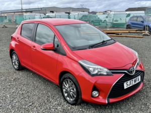 2017 Toyota Yaris 1.3 Dual Vvt-I Icon in Red — image 6