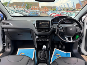 2016 Peugeot 2008 1.6 Bluehdi Allure Euro 6 (s/s) 5dr in White — image 2