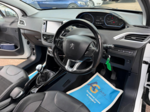 2016 Peugeot 2008 1.6 Bluehdi Allure Euro 6 (s/s) 5dr in White — image 3
