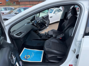 2016 Peugeot 2008 1.6 Bluehdi Allure Euro 6 (s/s) 5dr in White — image 4