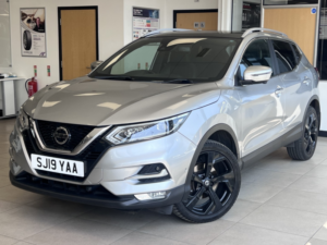 2019 Nissan Qashqai 1.3 Dig-T Tekna+ in Silver — image 3