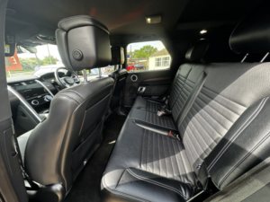 2023 Land Rover Discovery 3.0 D300 Mhev Dynamic Hse in Grey — image 3