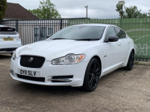 2011 Jaguar Xf 3.0 D S V6 Premium Luxury in White — image 3