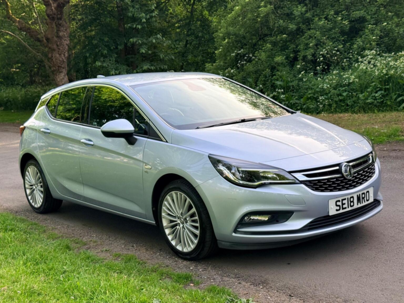 2018 Vauxhall Astra 1.4i Turbo Elite Nav Euro 6 5dr in Silver — image 1