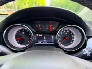 2018 Vauxhall Astra 1.4i Turbo Elite Nav Euro 6 5dr in Silver — image 6