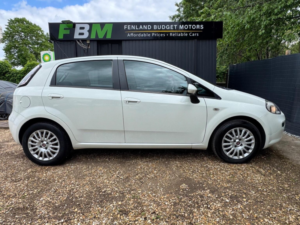 2014 Fiat Punto 1.2 Pop Euro 6 5dr in White — image 4