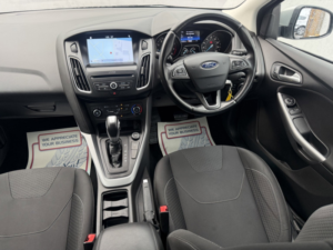 2016 Ford Focus 1.0t Ecoboost Zetec Hatchback 5dr Petrol Auto Euro 6 (s/s) (125 Ps) in Multicolour — image 6