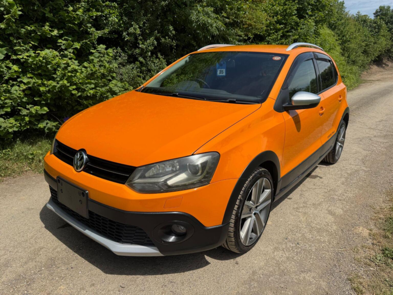 2013 Volkswagen Polo Cross Polo 1.2 Tsi DSG Automatic in Orange — image 1