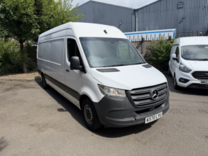 2021 Mercedes-Benz Sprinter 2.0 315 Cdi Progressive in White — image 4