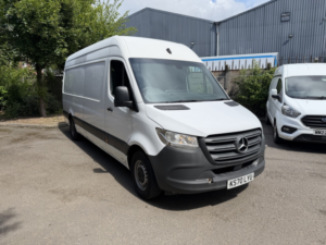 2021 Mercedes-Benz Sprinter 2.0 315 Cdi Progressive in White — image 5