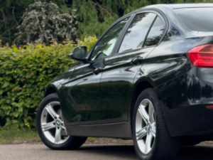 2014 BMW 3 Series 2.0 320d Se Euro 5 (s/s) 4dr in Black — image 4
