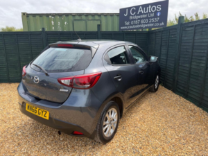 2016 Mazda Mazda2 1.5 Skyactiv-G Se-L Euro 6 (s/s) 5dr in Grey — image 4