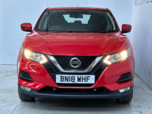 2018 Nissan Qashqai 1.2 Dig-T Acenta Euro 6 (s/s) 5dr in Red — image 2