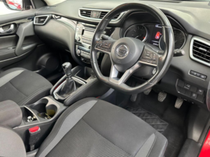 2018 Nissan Qashqai 1.2 Dig-T Acenta Euro 6 (s/s) 5dr in Red — image 3