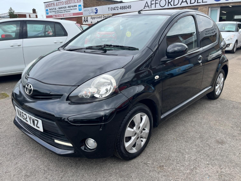 2012 Toyota Aygo 1.0 Vvt-I Fire in Black — image 1