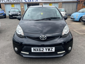 2012 Toyota Aygo 1.0 Vvt-I Fire in Black — image 3
