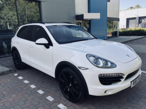 2011 Porsche Cayenne 3.0 Td V6 in White — image 4