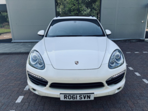 2011 Porsche Cayenne 3.0 Td V6 in White — image 5