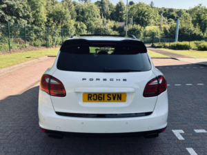 2011 Porsche Cayenne 3.0 Td V6 in White — image 6