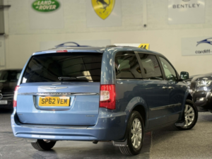 2011 Chrysler Grand Voyager 2.8 Grand Voyager 2.8 Crd Limited in Blue — image 6