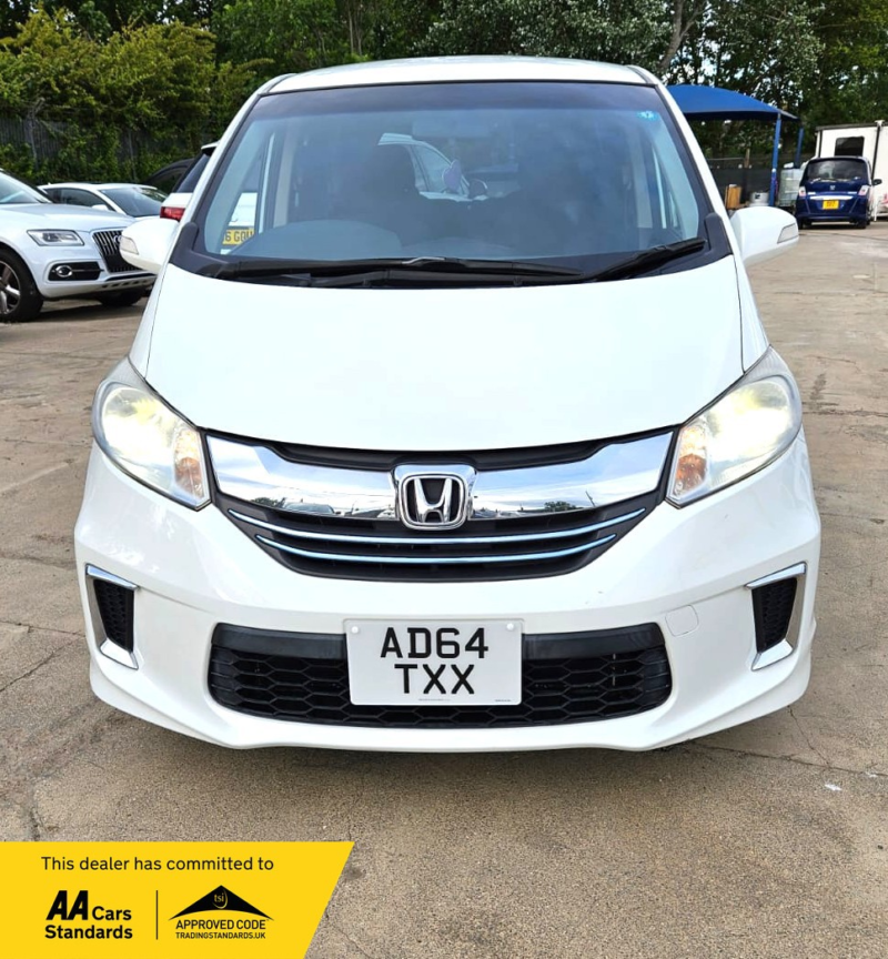 2014 Honda Freed 1.5l Hybrid-Automatic-6 Seats Family Car-Ulez/caz Pass-Free 18months Warranty & 12months Aa Breakdown in White — image 1
