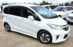 2014 Honda Freed 1.5l Hybrid-Automatic-6 Seats Family Car-Ulez/caz Pass-Free 18months Warranty & 12months Aa Breakdown in White — image 2