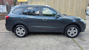 2011 Hyundai Santa Fe 2.2 Crdi Premium Auto 4WD Euro 5 5dr (7 Seat) in Grey — image 5